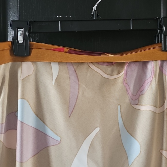 Sigrid Olsen 2 Piece Halter & Skirt Set - Picture 8 of 8